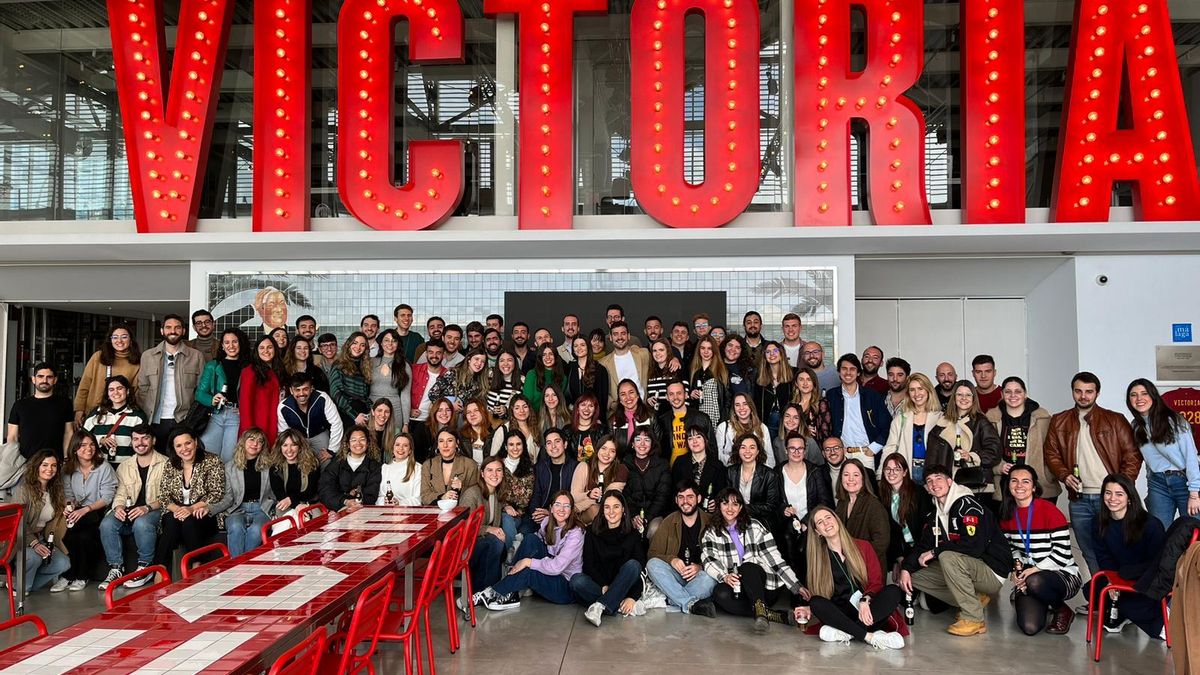 Foto de familia de los asistentes a La Banda Journalism Fest en Málaga.