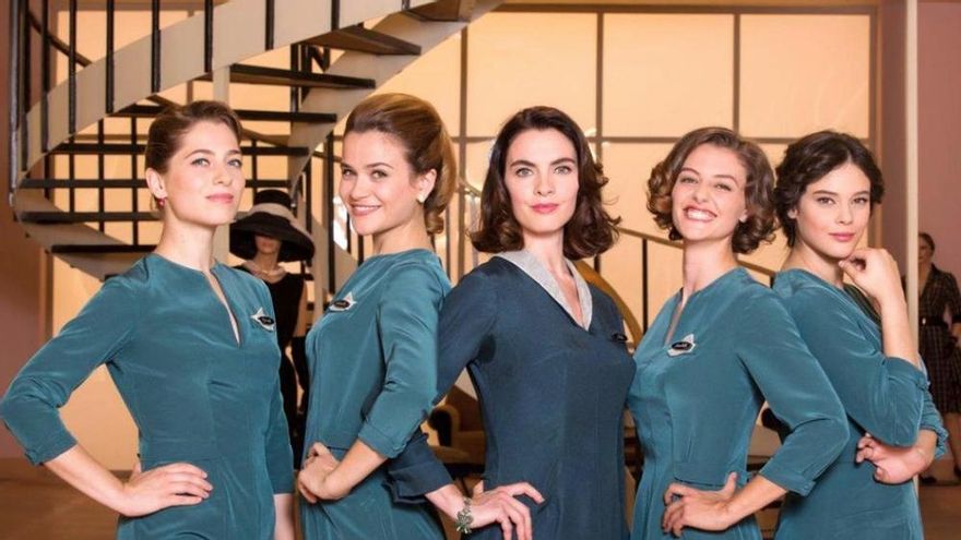 TVE ya promociona 'El paraíso de las señoras', nueva oferta para hacer tándem con 'La Promesa' en las tardes