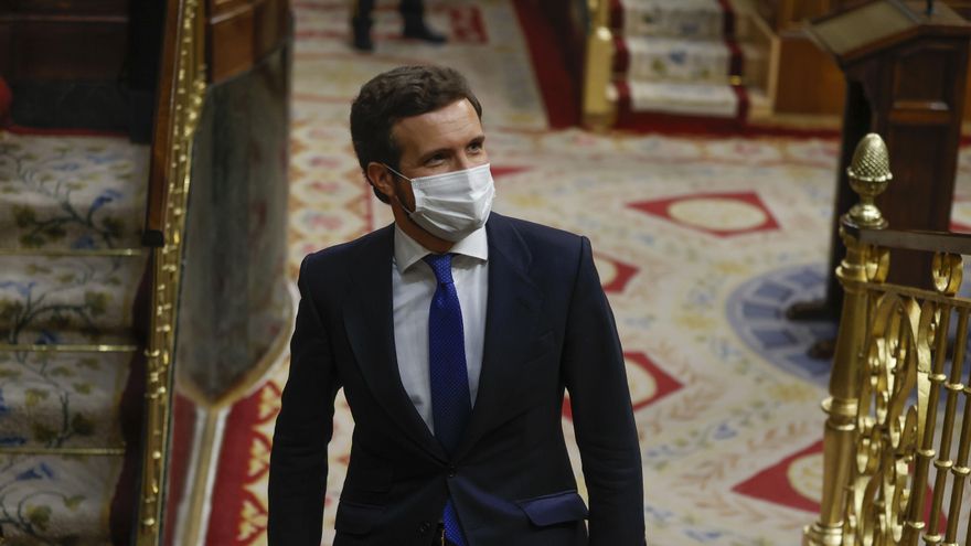 MADRID, 23/02/2022.- El presidente del Partido Popular, Pablo Casado, abandona el hemiciclo tras hacer una breve intervención durante la sesión de control al Gobierno, este miércoles, en el Congreso de los Diputados.