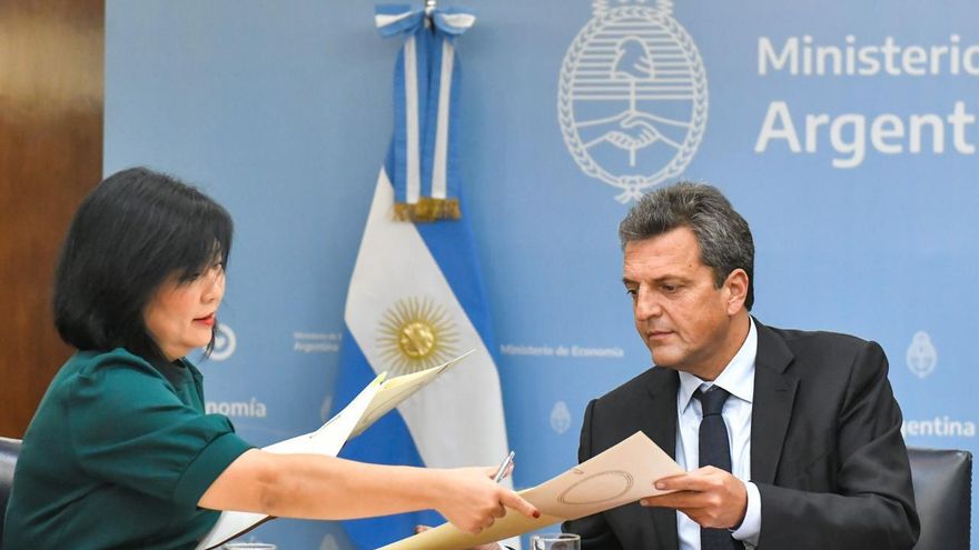 Massa confirma a los suyos que sigue como ministro y no descarta candidatearse, incluso a presidente