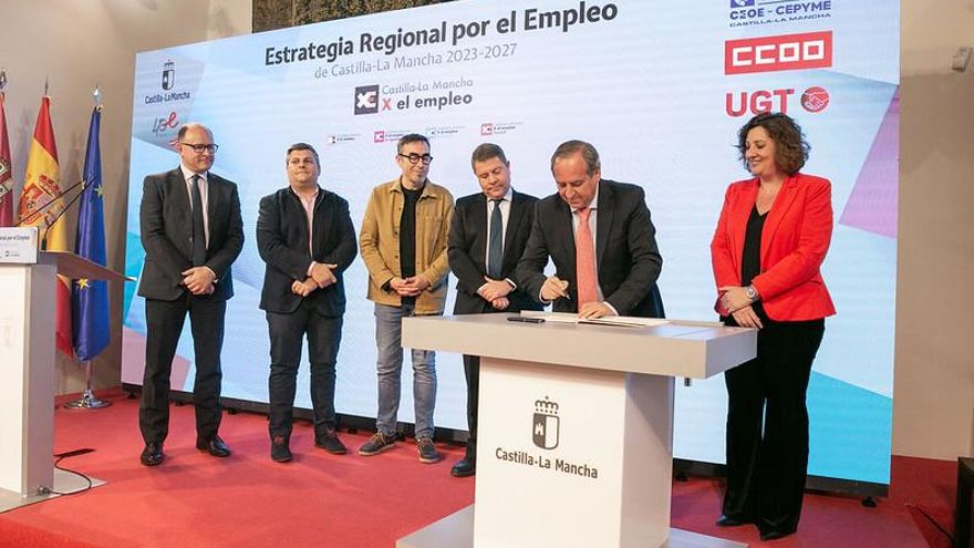 Junta y empresarios acuerdan ayudas para los artesanos autónomos excluidos de las que hubo por la COVID