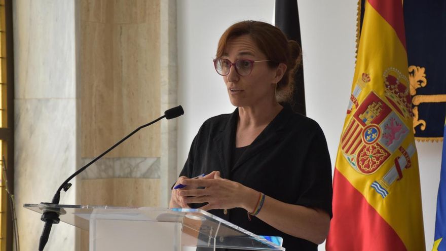 Mónica García ve "injustificado" el confinamiento de migrantes que pide Feijóo: "Podría ser contraproducente"