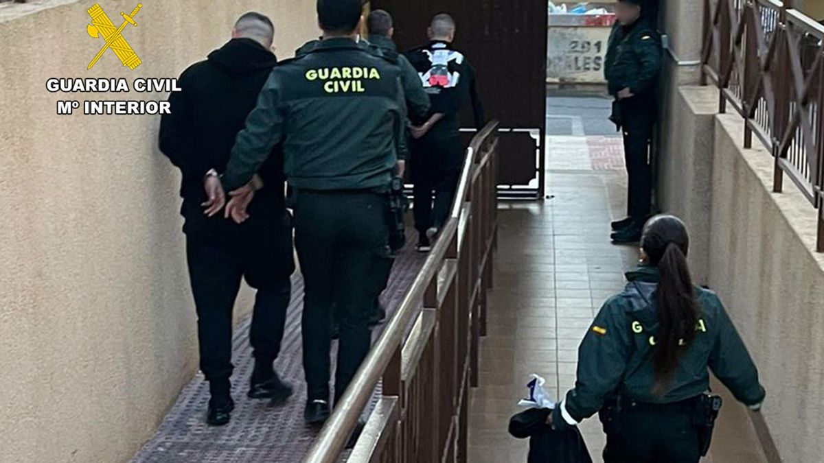 Momento de la detención de los implicados en el doble asesinato perpetrado en Lorca el octubre pasado.
