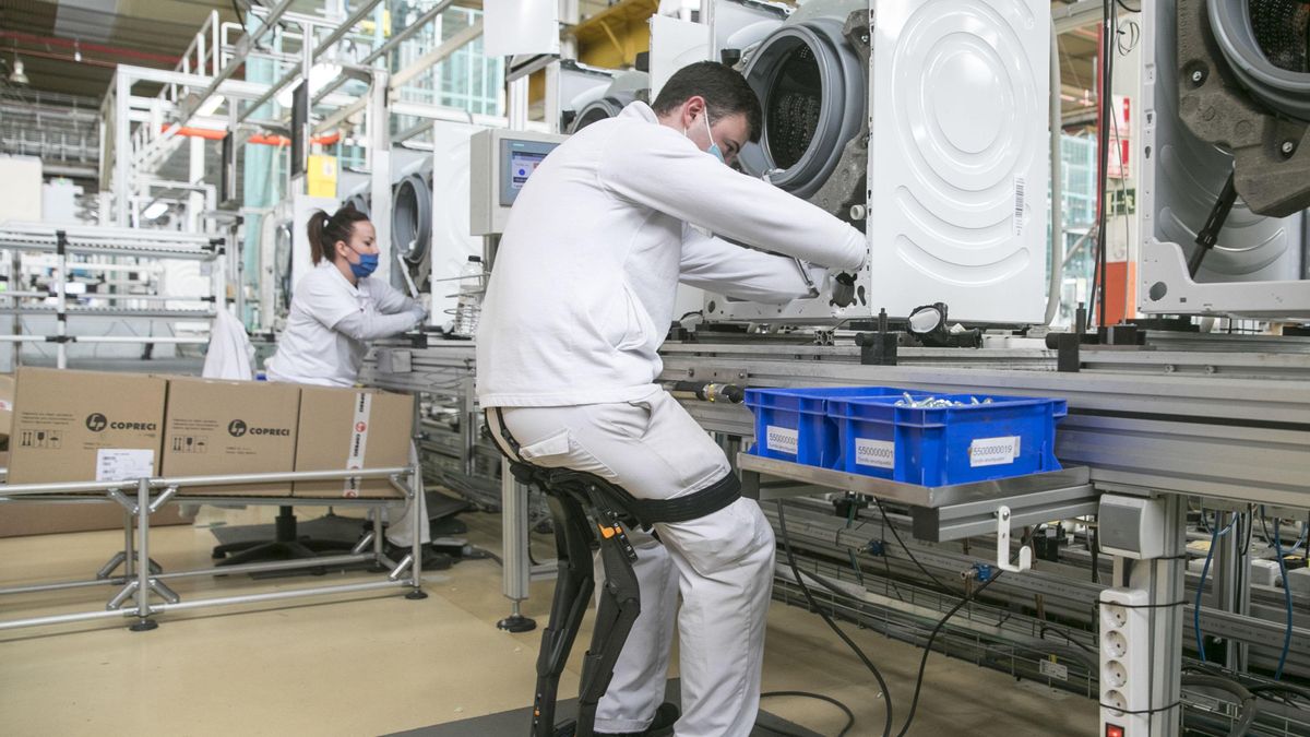 La Rioja subvencionará por primera vez la compra de exoesqueletos para reducir las lesiones laborales