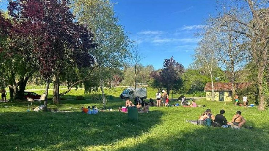 La ruta 'sensorial' de Reocín: una senda para sentir el tacto del musgo, los aromas del bosque y escuchar el susurro del río