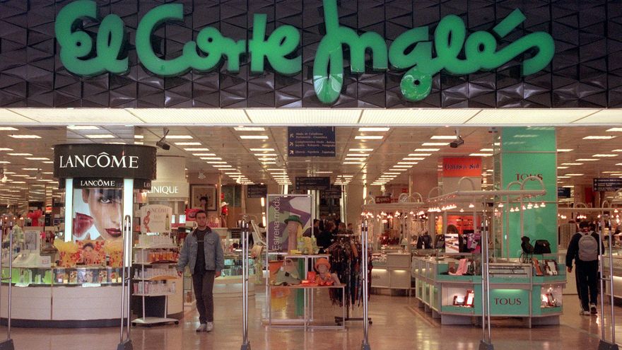 Madrid, Bilbao, Valencia... El Corte Inglés cierra tiendas en vísperas de negociar el nuevo convenio de las grandes superficies