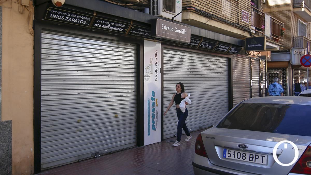 Comercios cerrados en Domingo de Ramos en el CCA La Viñuela