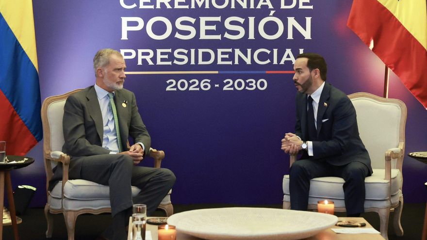 El rey Felipe VI se reúne con el presidente electo de Colombia, Abelardo de la Espriella, momentos previos a su toma de posesión.