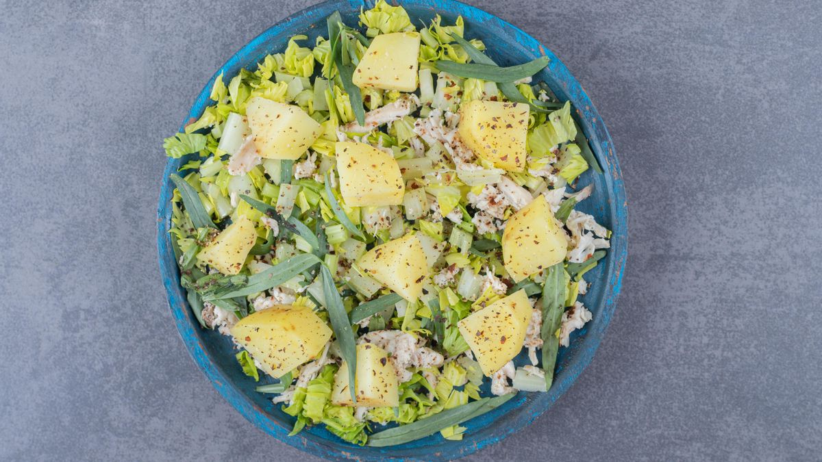 Ensalada de boquerones en vinagre con patata