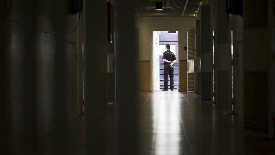 Migrantes expulsados "de forma urgente" tras denunciar en los juzgados agresiones policiales en el CIE de Madrid