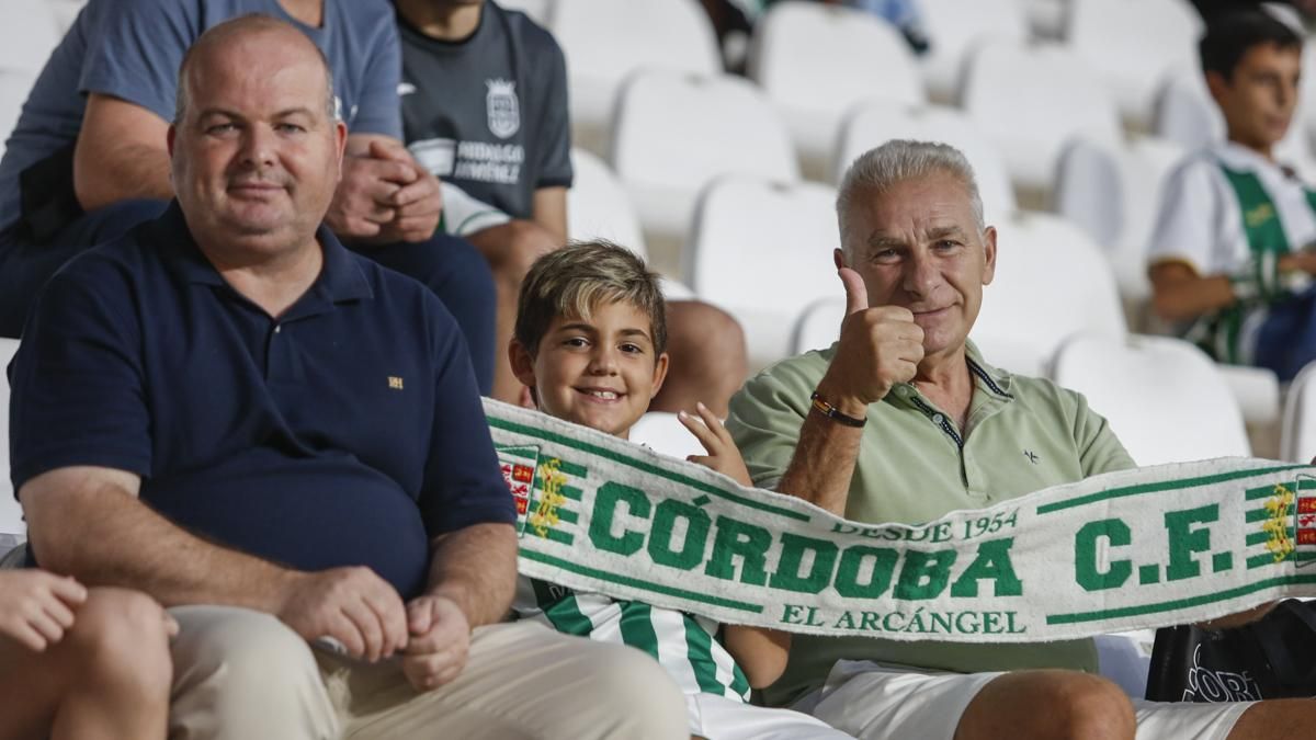 Grada Blanquiverde del Córdoba CF - CD Tenerife