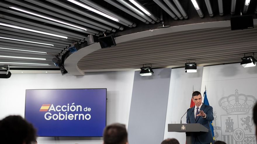 El presidente del Gobierno, Pedro Sánchez, comparece ante los medios, en el Palacio de la Moncloa, a 29 de abril de 2025, en Madrid (España).