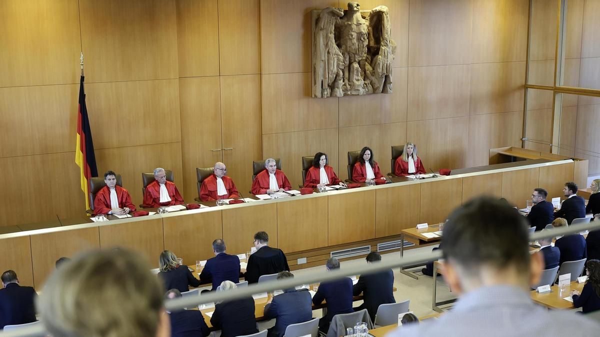 El Constitucional alemán da la razón a una mujer afgana y falla que Merz no debió rescindir la acogida de refugiados ya aceptados