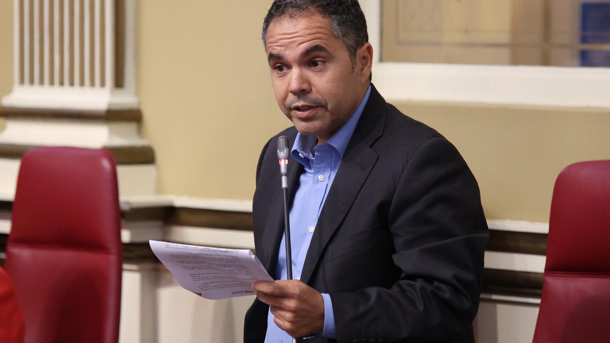 El diputado socialista Gustavo Santana.