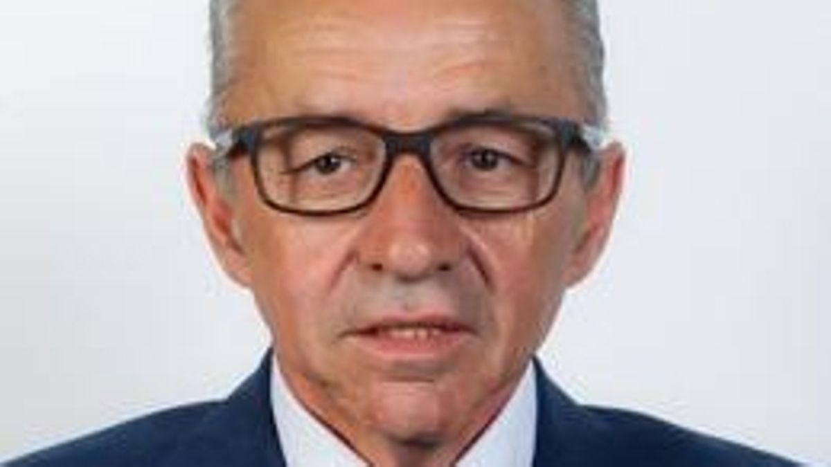 El exsenador Dionisio García Carnero.