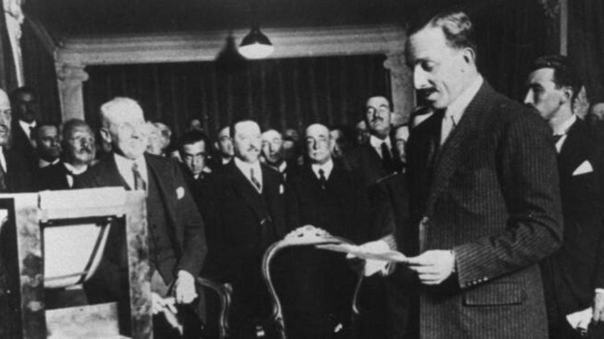 Historia de las ondas en Madrid: de Unión Radio al apagón del dial 810 un siglo después