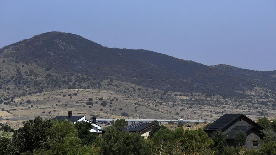 Los vecinos de Vegas de Matute y Los Ángeles de San Rafael regresan a sus casas tras el incendio de Navas de San Antonio