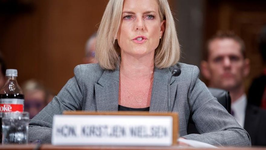 Nielsen critica que los tribunales reemplacen "el criterio" de Trump en migración