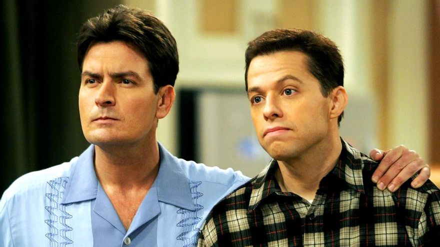 Charlie Sheen asume sus errores en 'Dos hombres y medio' y Jon Cryer abre la puerta a un reencuentro