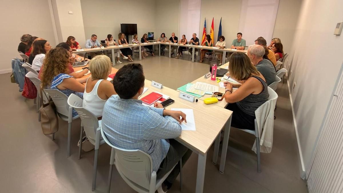 Generalitat Valenciana y sindicatos acuerdan implantar la jornada laboral de 35 horas semanales en la administración
