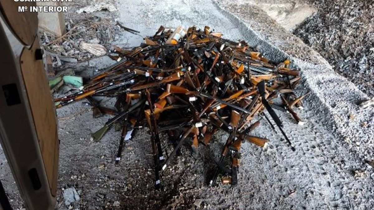 La Guardia Civil de Ciudad Real destruye 800 armas de fuego y blancas