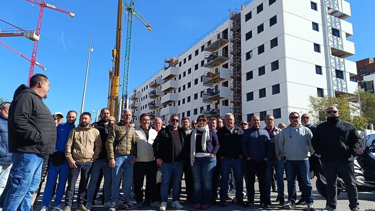 UGT, dispuesta a negociar con Construcor un acuerdo que acabe con la huelga de gruistas