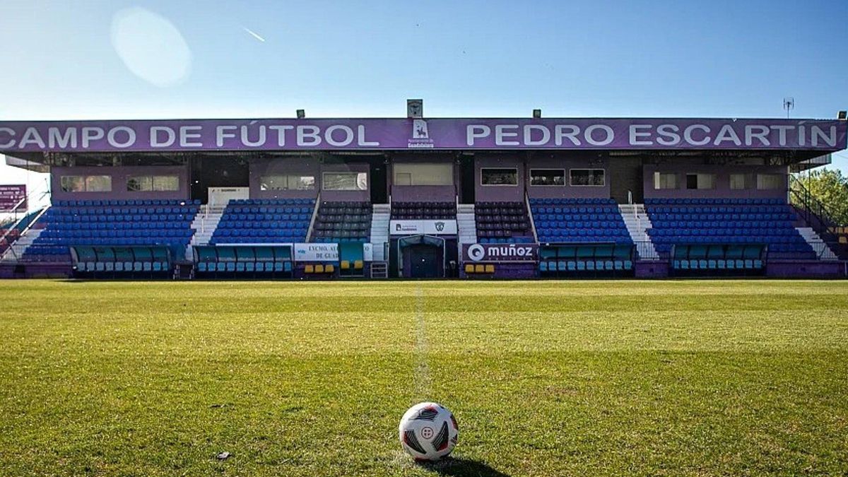 Piden "responsabilidades" tras el partido Guadalajara-Barça: tuvo que retrasarse por falta de permiso para gradas extra