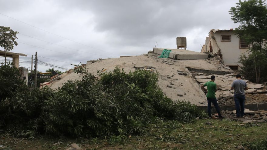 Suben a dos las fallecidas por el colapso de un edificio en construcción en Paraguay