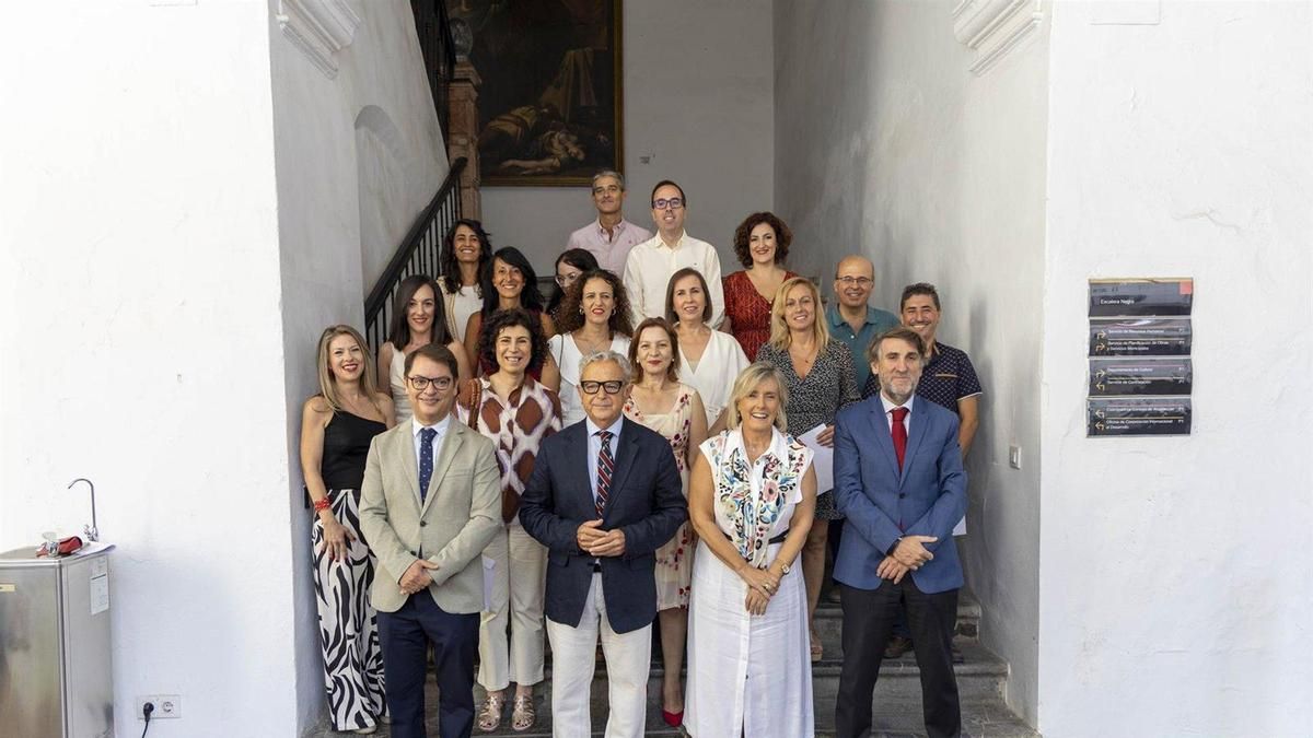 La Diputación apuesta por la promoción interna con toma de posesión y firma de contratos de 34 plazas