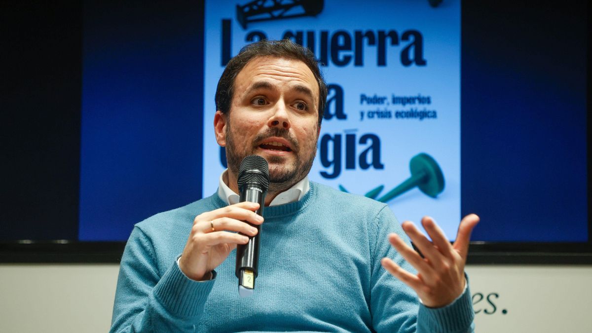 Alberto Garzón publica 'La guerra por la energía': "Trump también ha entendido que los recursos del planeta son finitos"
