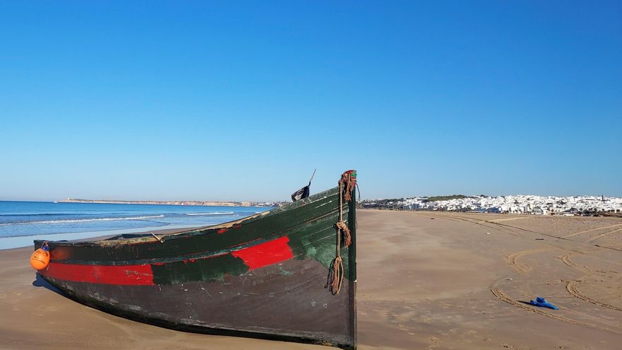 Casi un centenar de inmigrantes llega a las costas de Cadiz