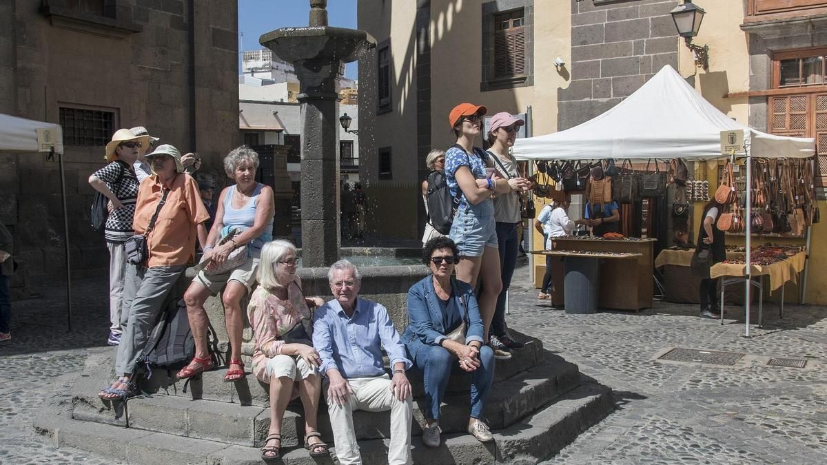 Caen el número de turistas extranjeros y el gasto en julio en Canarias