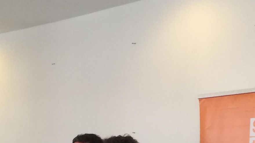 Rivera precisa que no propone paralizar los AVE ya "licitados y proyectados"