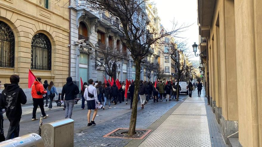 Manifestación por las calles de Donostia