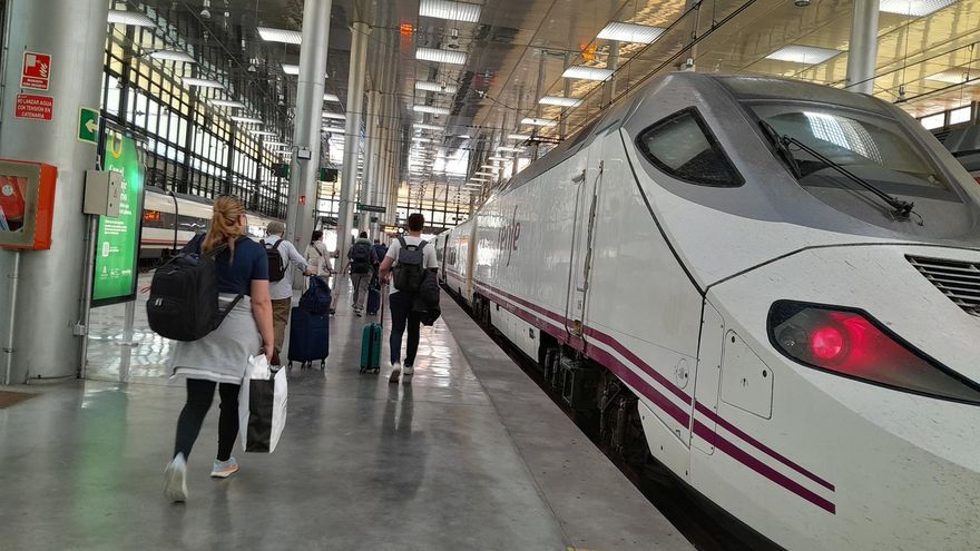 A la venta los billetes de Verano Joven para viajar en tren con descuentos de hasta un 90%