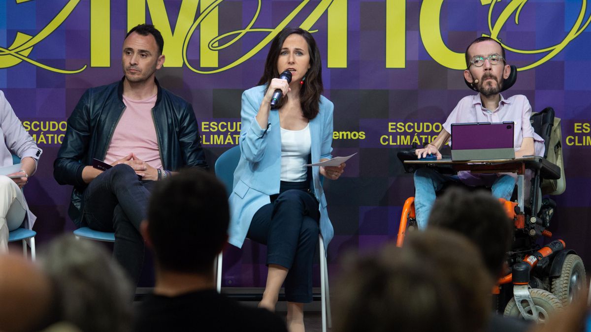 (I-D) El candidato a la alcaldía de Madrid, Roberto Sotomayor; la secretaria general de Podemos, Ione Belarra y el portavoz de Unidas Podemos en el Congreso, Pablo Echenique, durante el acto 'Escudo Climático', a 28 de abril de 2023, en Madrid (España).