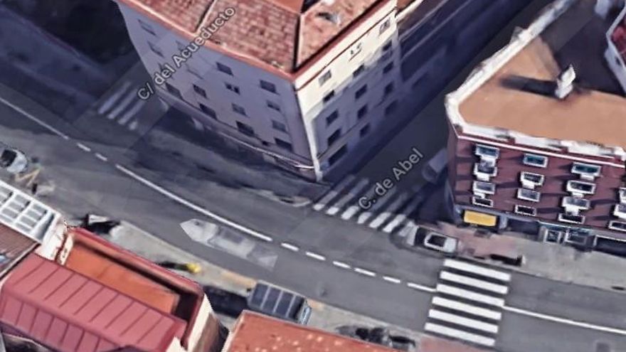 Anterior disposición de los pasos de cebra a lo largo de la calle