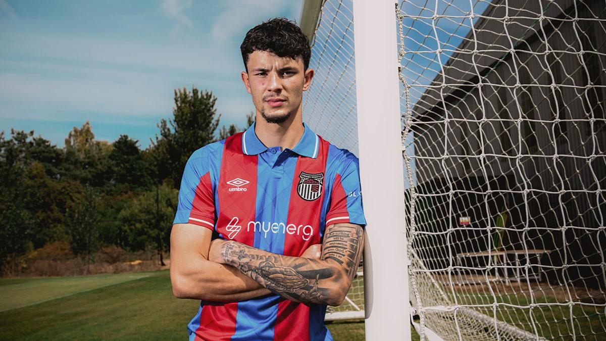 Jude Soonsup-Bell encuentra destino en la cuarta división inglesa