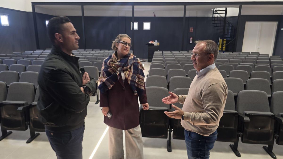 El Plan de Desarrollo del Cabildo moderniza el salón de actos de la Casa de la Cultura José Luis Lorenzo Barreto en Tijarafe