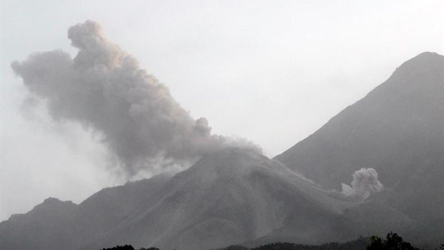 El volcán Santiaguito de Guatemala registra una fuerte explosión