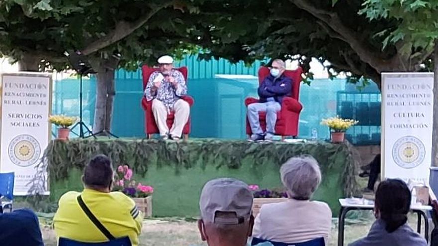 Pedro García Trapiello junto a Martínez Reñones en la fiesta del sábado.