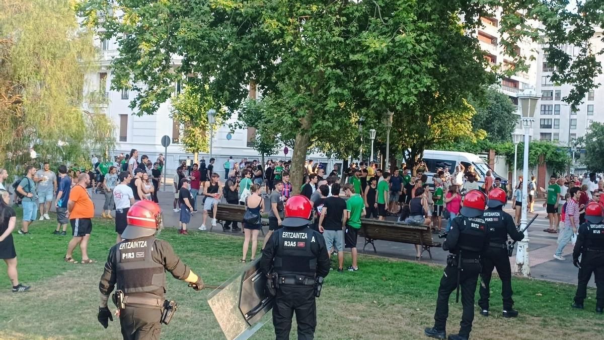 Incidentes en Bilbao, Vitoria y Eibar contra seguidores de la selección española durante la final del Mundial