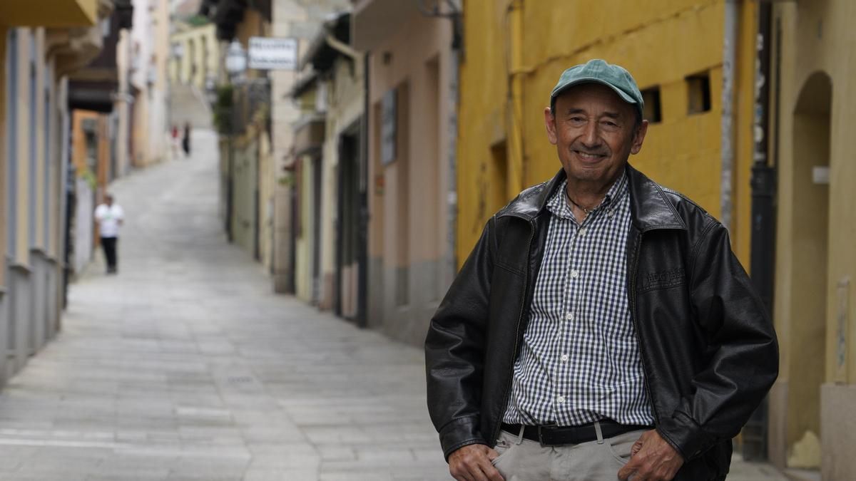 El escritor y gestor cultural José Tono Martínez, Premio Internacional Aymeric Picaud de Divulgación del Camino de Santiago, en una imagen en Ponferrada.