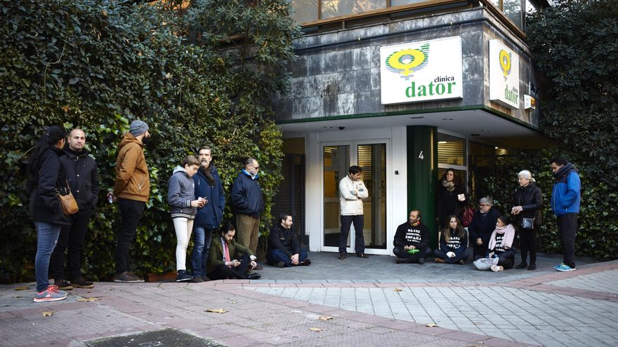 Cuando no puedes abortar en tu propia provincia: "Te sientes culpable, clandestina"