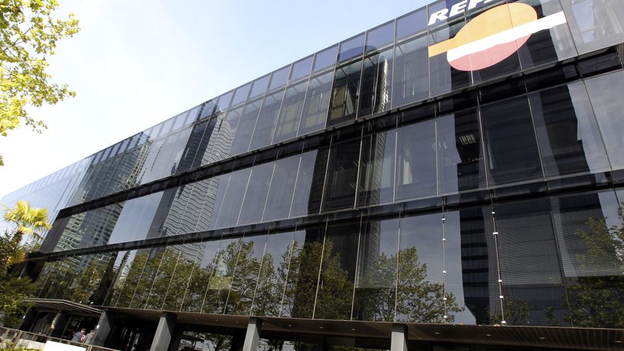 Repsol gana 603 millones de euros hasta junio, un 62,9 % menos, impactado por el apagón