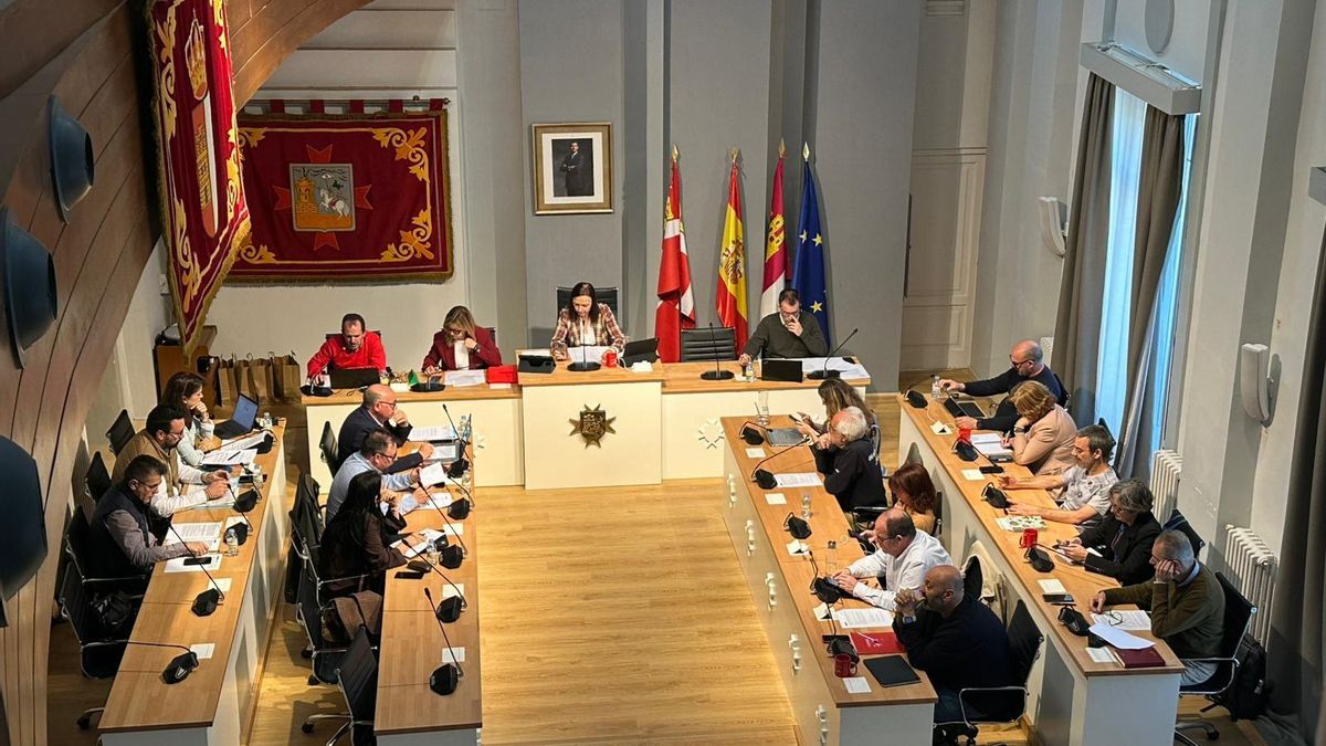El Ayuntamiento de Alcázar de San Juan rechaza de forma unánime la propuesta del ministerio para el AVE Madrid-Jaén