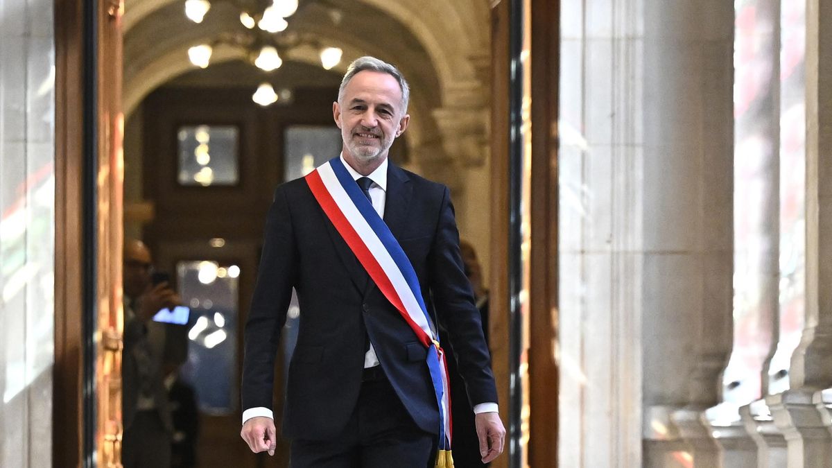 El nuevo alcalde de París, Emmanuel Gregoire. 