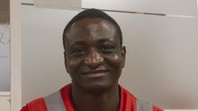 Félix Sesay en las dependencias de Cruz Roja de Torrent.