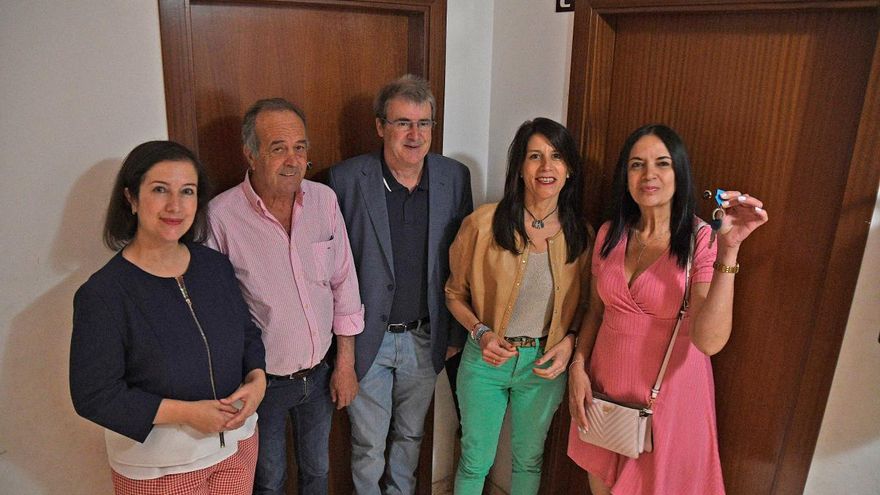 La propaganda de la Xunta juega a confundir nueva vivienda pública de alquiler con lo que son cambios de inquilinos