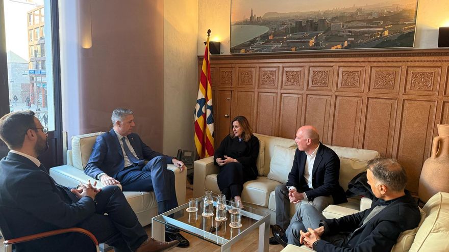 El PP valenciano visita a García Albiol en Badalona y alienta el miedo a la ocupación de vivienda tras pactar con Vox